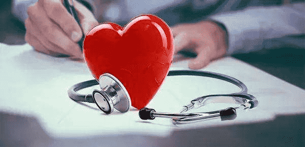 給老年人購買重疾險，保費倒掛要注意