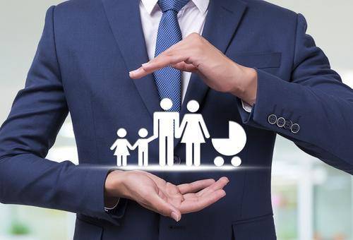 60歲以上老人買什么保險好？一文搞定！